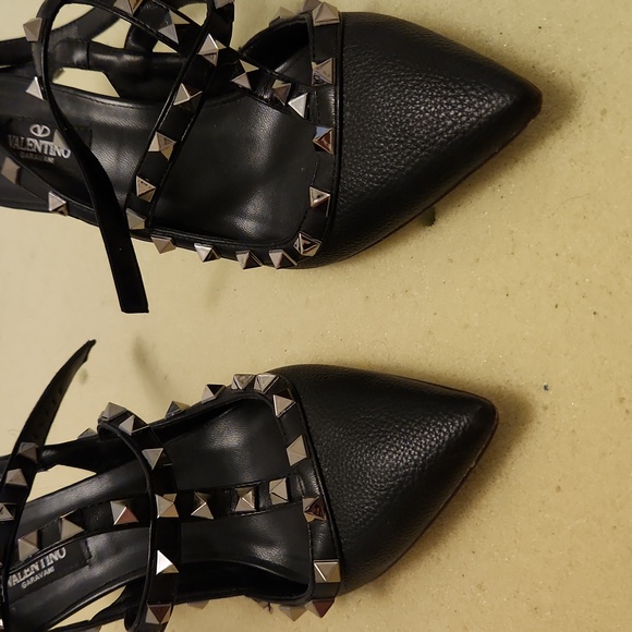 Heels - Picture 4 of 4